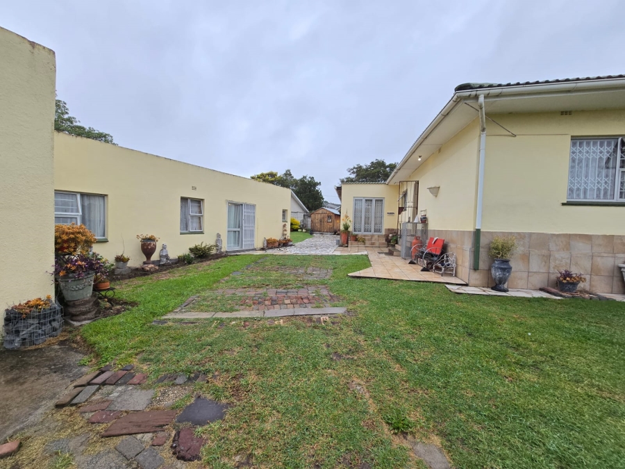 4 Bedroom Property for Sale in Cambridge West Eastern Cape